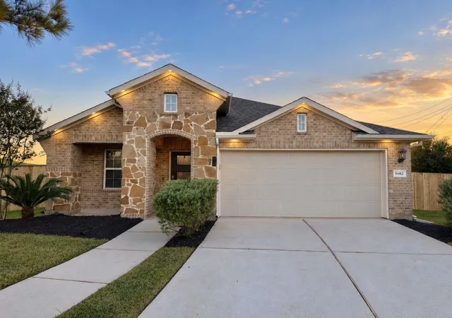 Photo 2 of Single family home for sale at 1982 Shim Ball Way, Houston, TX 77089 | MLS# 95015900 | Listing updated on 2026-09-23