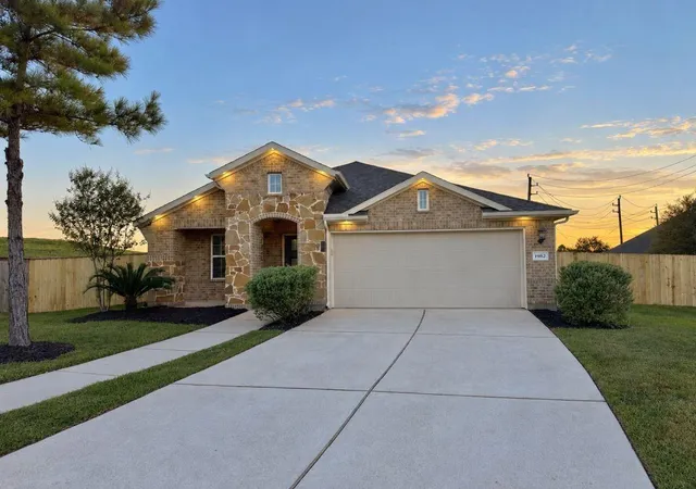 Photo 3 of Single family home for sale at 1982 Shim Ball Way, Houston, TX 77089 | MLS# 95015900 | Listing updated on 2026-09-23