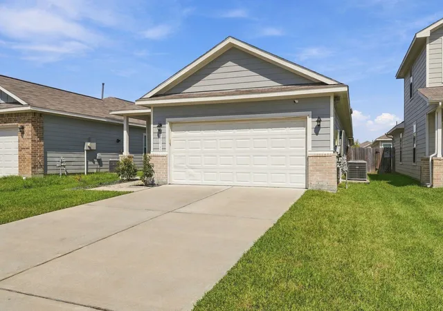 Photo 2 of Single family home for sale at 25411 Northpark Lake Dr, Porter, TX 77365 | MLS# 18288406 | Listing updated on 2026-10-08