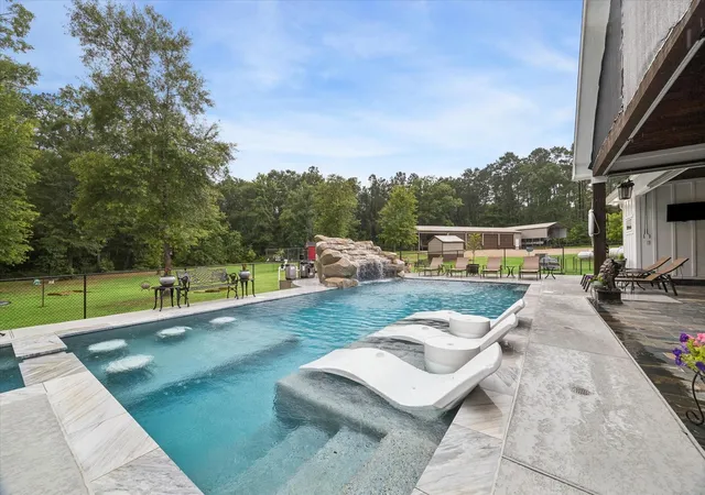 Photo 2 of Single family home for sale at 5050 Fm 222 Loop S, Coldspring, TX 77331 | MLS# 98611116 | Listing updated on 2026-09-12