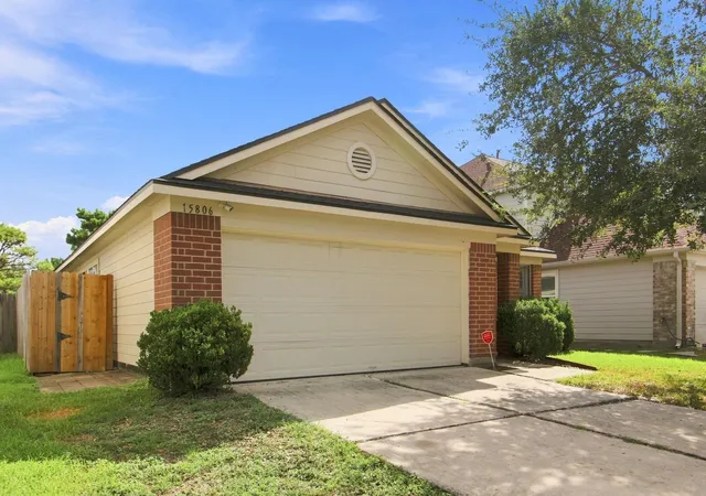 Photo 3 of Sale Pending at 15806 Pin Oak Ridge St, Houston, TX 77073 | MLS# 32264879 | Listing updated on 2026-09-18