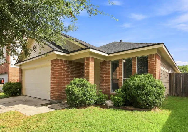 Photo 3 of Sale Pending at 15806 Pin Oak Ridge St, Houston, TX 77073 | MLS# 32264879 | Listing updated on 2026-09-18