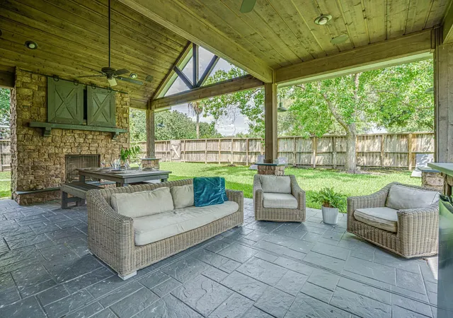 Photo 4 of Sale Pending at 5602 Ivory Mist Ln, Houston, TX 77041 | MLS# 95081531 | Listing updated on 2026-09-19