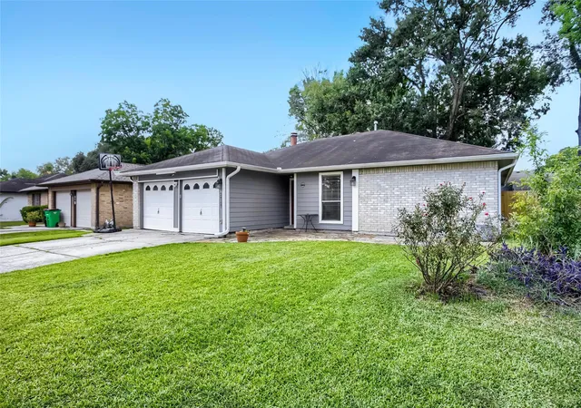 Photo 2 of Single family home for sale at 24127 Spring Day Ln, Spring, TX 77373 | MLS# 56501621 | Listing updated on 2026-10-21