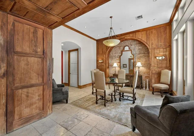 Listing Photo 5 - Condo for sale in building located at 2207 Post Office, Galveston, TX 77550 - Unit #310