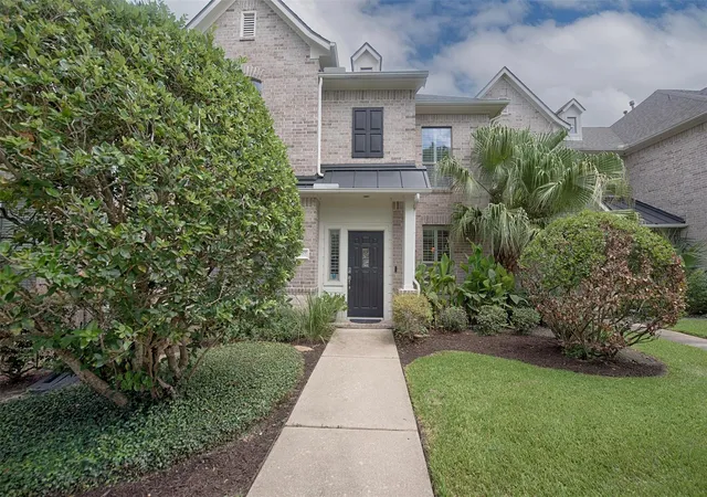 Photo 2 of Townhouse for sale at 2402 Clippers Sq, Houston, TX 77058 | MLS# 79649329 | Listing updated on 2026-09-16