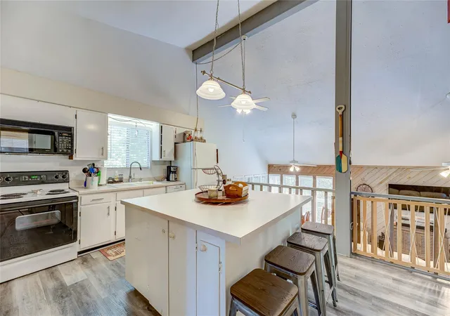 Photo 3 of Single family home for sale at 346 Creekside Dr, Onalaska, TX 77360 | MLS# 58897102 | Listing updated on 2026-09-21
