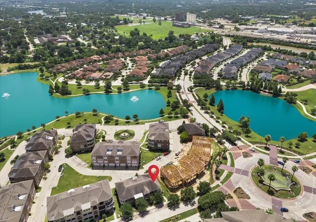 Photo 3 of Townhouse for sale at 118 Stadium Dr, Sugar Land, TX 77498 | MLS# 94061572 | Listing updated on 2026-09-28