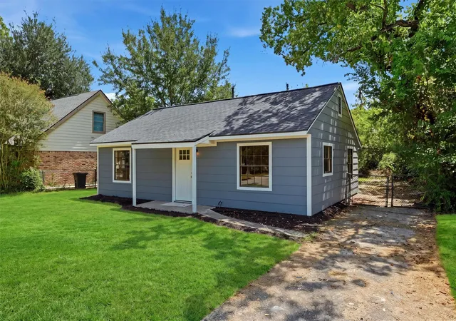 Photo 3 of Single family home for sale at 7038 Gillen St, Houston, TX 77087 | MLS# 55390079 | Listing updated on 2026-09-16