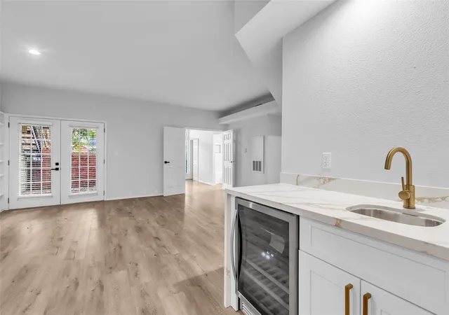 Photo 2 of Condo for sale at 4900 Floyd St #10, Houston, TX 77007 | MLS# 89386297 | Listing updated on 2026-09-14
