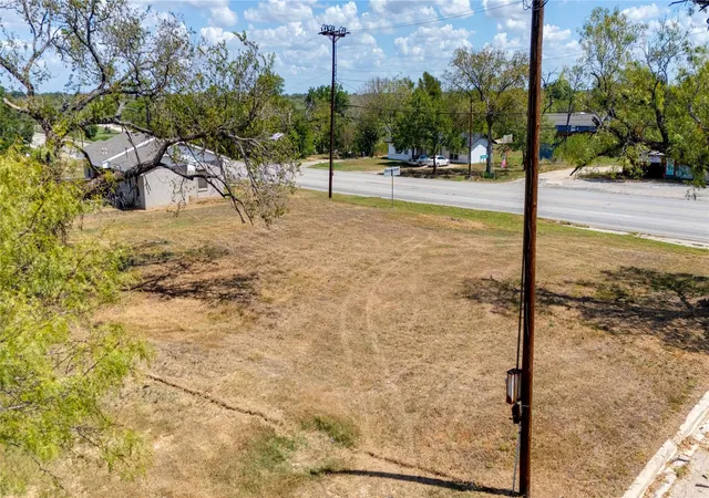 Photo 4 of Land for sale at Tbd Lamar And N Magnolia Ave, Luling, TX 78648 | MLS# 27933030 | Listing updated on 2026-09-16