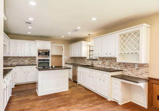 Photo 3 of Single family home for sale at 436 Huckleberry Dr, Lake Jackson, TX 77566 | MLS# 84442934 | Listing updated on 2026-09-19