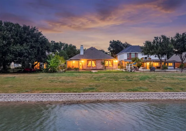 Photo 1 of Sale Pending at 3926 Shadow Cvs Dr, Houston, TX 77082 | MLS# 61871493 | Listing updated on 2026-09-17