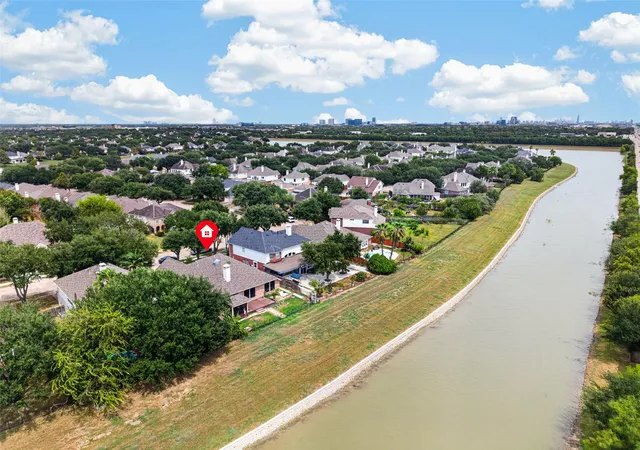 Photo 2 of Sale Pending at 3926 Shadow Cvs Dr, Houston, TX 77082 | MLS# 61871493 | Listing updated on 2026-09-17