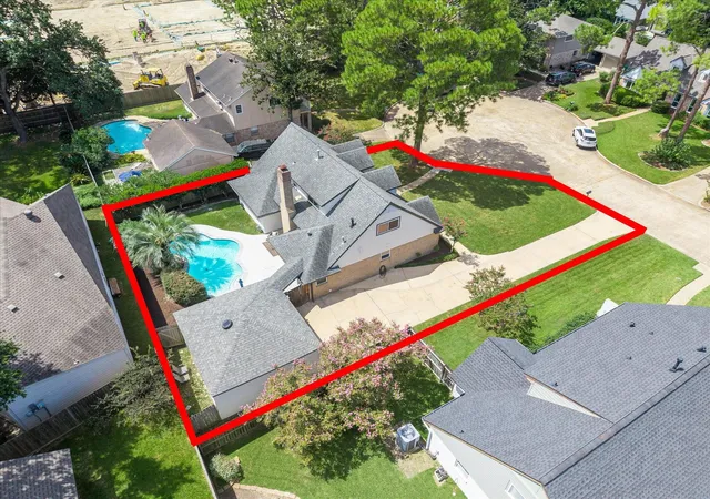 Single family home for sale at 2706 Bernadette Ln, Houston, TX 77043 | MLS# 67023412