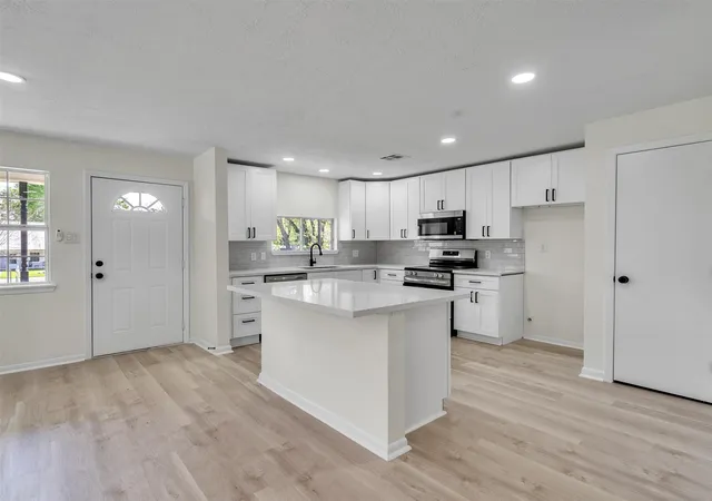 Photo 1 of Single family home for sale at 215 Sparkling Water Dr, Huffman, TX 77336 | MLS# 97998192 | Listing updated on 2026-09-02