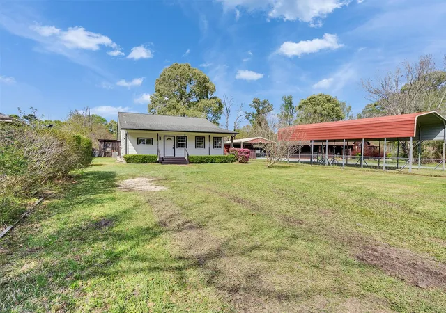 Photo 3 of Single family home for sale at 215 Sparkling Water Dr, Huffman, TX 77336 | MLS# 97998192 | Listing updated on 2026-09-02