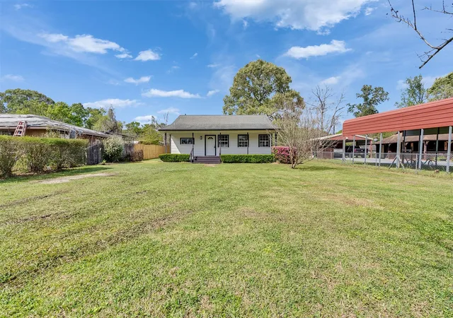 Photo 3 of Single family home for sale at 215 Sparkling Water Dr, Huffman, TX 77336 | MLS# 97998192 | Listing updated on 2026-09-02