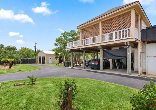 Photo 3 of Sale Pending at 218 24th Street, Dickinson, TX 77539 | MLS# 17731563 | Listing updated on 2026-09-14