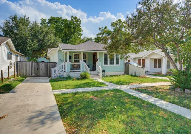 Photo 3 of Single family home for sale at 1012 Fulton Ave, San Antonio, TX 78201 | MLS# 47769297 | Listing updated on 2026-10-06