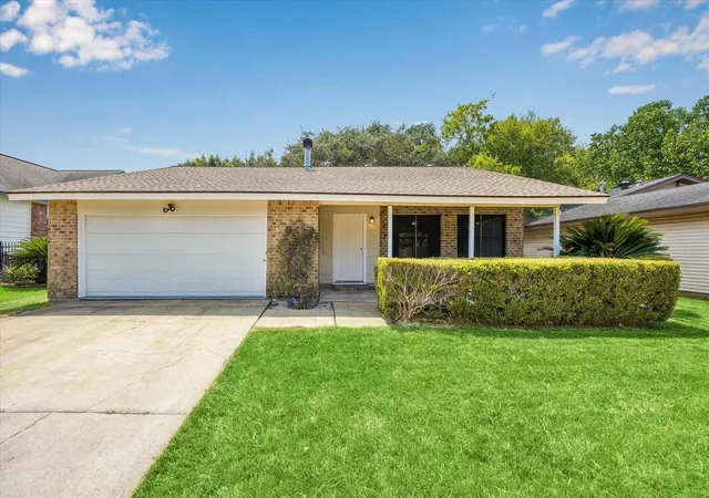 Photo 1 of Single family home for sale at 229 E Forest Ave, La Porte, TX 77571 | MLS# 76924236 | Listing updated on 2026-09-04