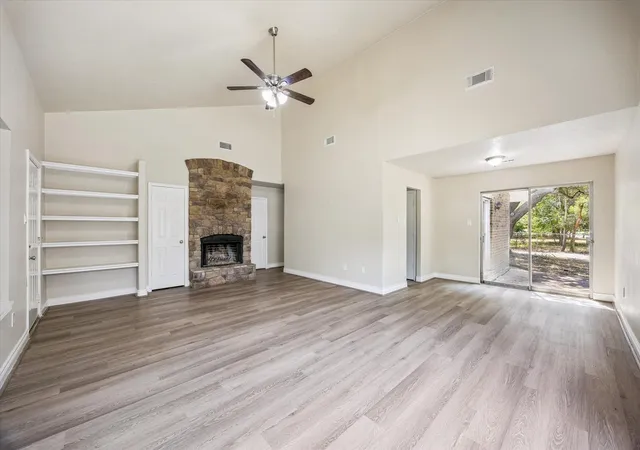 Photo 3 of Single family home for sale at 229 E Forest Ave, La Porte, TX 77571 | MLS# 76924236 | Listing updated on 2026-09-04