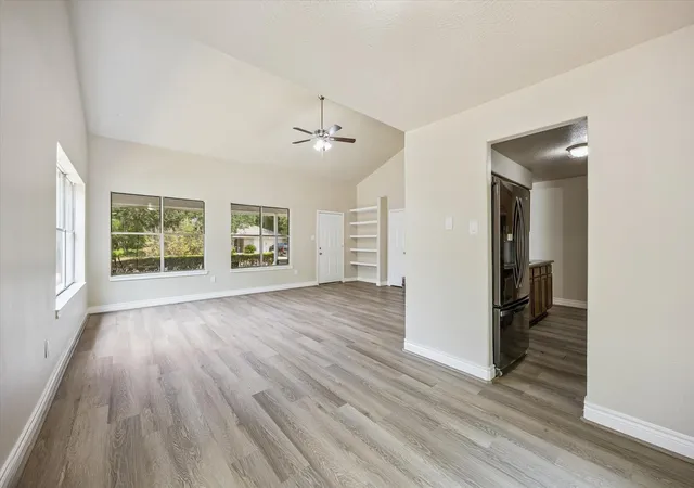 Photo 4 of Single family home for sale at 229 E Forest Ave, La Porte, TX 77571 | MLS# 76924236 | Listing updated on 2026-09-04