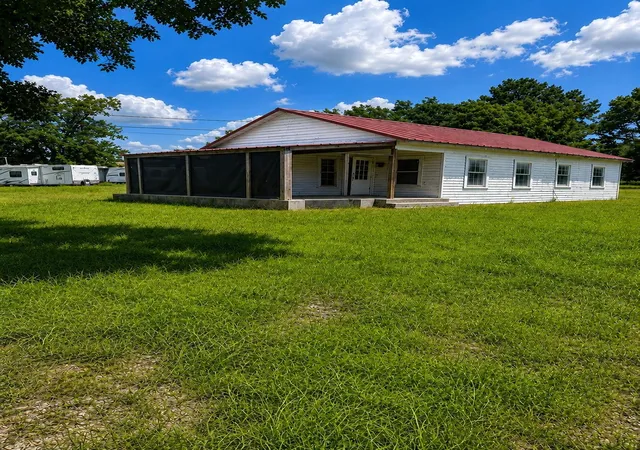 Photo 1 of Single family home for sale at 731 Martin Luther King, Montgomery, TX 77356 | MLS# 28898458 | Listing updated on 2026-09-06