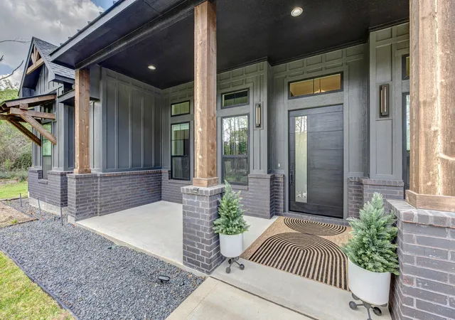 Photo 2 of Single family home for sale at 10433 Wagon Pass Trl, Willis, TX 77378 | MLS# 32902551 | Listing updated on 2026-09-22