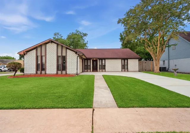 Photo 1 of Single family home for sale at 11534 Sagepark Ln, Houston, TX 77089 | MLS# 57866503 | Listing updated on 2026-09-11