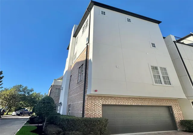 Photo 3 of Single family home for sale at 9626 Fannin Sta W, Houston, TX 77045 | MLS# 50264685 | Listing updated on 2026-09-21