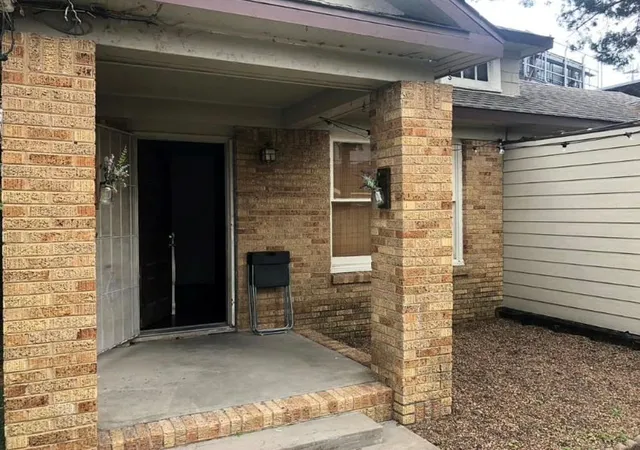 Photo 3 of Multi family home for sale at 4311 Jack St, Houston, TX 77006 | MLS# 35910313 | Listing updated on 2026-09-04