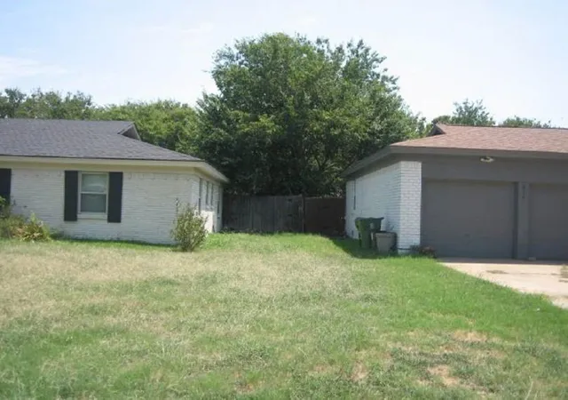 Photo 3 of Single family home for sale at 2716 Cedar Park Blvd, Richland Hills, TX 76118 | MLS# 8220748 | Listing updated on 2026-09-15