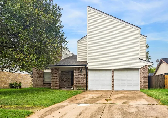 Photo 1 of Single family home for sale at 6619 Log Holw Dr, Houston, TX 77088 | MLS# 40840361 | Listing updated on 2026-09-15