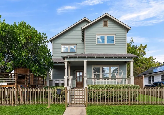 Photo 1 of Single family home for sale at 1201 Tabor St, Houston, TX 77009 | MLS# 80297559 | Listing updated on 2026-09-26