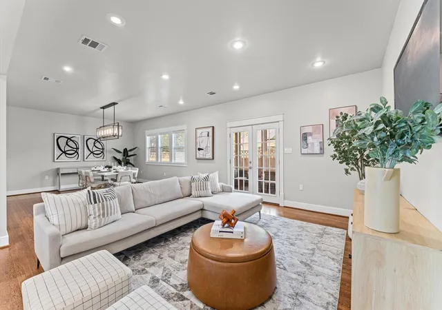 Photo 3 of Single family home for sale at 1201 Tabor St, Houston, TX 77009 | MLS# 80297559 | Listing updated on 2026-09-26