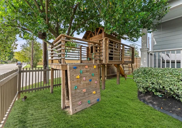 Photo 3 of Single family home for sale at 1201 Tabor St, Houston, TX 77009 | MLS# 80297559 | Listing updated on 2026-09-26