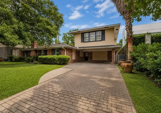 Photo 2 of Single family home for sale at 1503 Banks St, Houston, TX 77006 | MLS# 46406624 | Listing updated on 2026-09-12