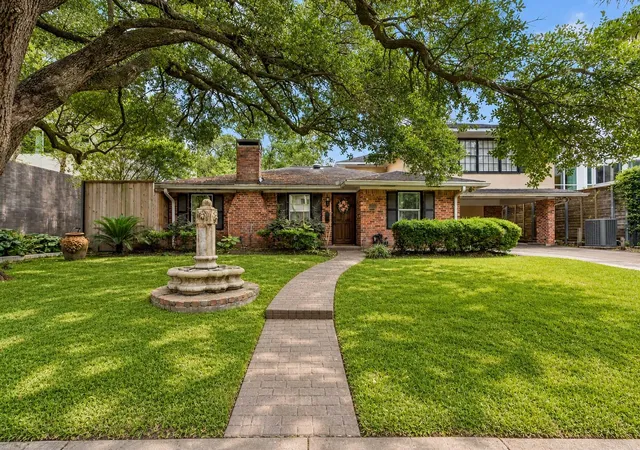 Photo 3 of Single family home for sale at 1503 Banks St, Houston, TX 77006 | MLS# 46406624 | Listing updated on 2026-09-12