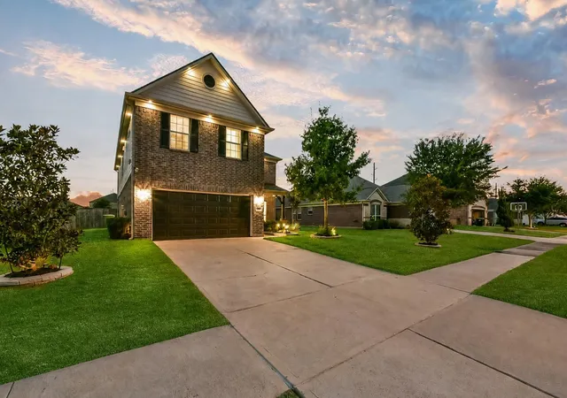 Photo 2 of Single family home for sale at 4710 Wheel Wright Trl, Rosenberg, TX 77471 | MLS# 18673575 | Listing updated on 2026-09-19
