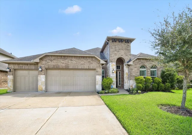 Photo 1 of Single family home for sale at 5027 Gold Lantana Trl, Spring, TX 77389 | MLS# 92617930 | Listing updated on 2026-09-13