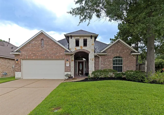 Photo 1 of Single family home for sale at 150 Magnolia Grv Ln, Conroe, TX 77384 | MLS# 11888944 | Listing updated on 2026-09-21