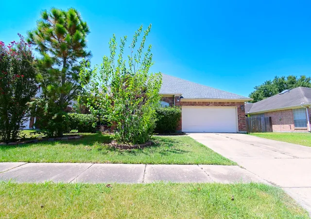 Photo 2 of Sale Pending at 7710 Quintero Dr, Houston, TX 77083 | MLS# 26833792 | Listing updated on 2026-09-17
