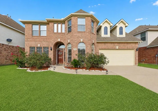Photo 1 of Single family home for sale at 2614 Sunset Lake Dr, Sugar Land, TX 77478 | MLS# 41139428 | Listing updated on 2026-10-03