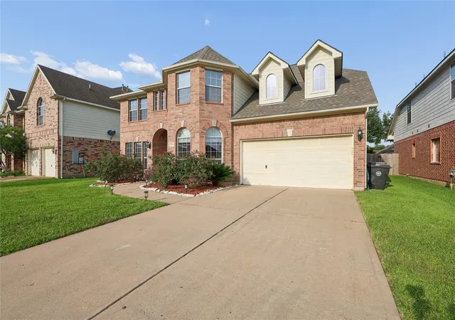 Photo 2 of Single family home for sale at 2614 Sunset Lake Dr, Sugar Land, TX 77478 | MLS# 41139428 | Listing updated on 2026-10-03