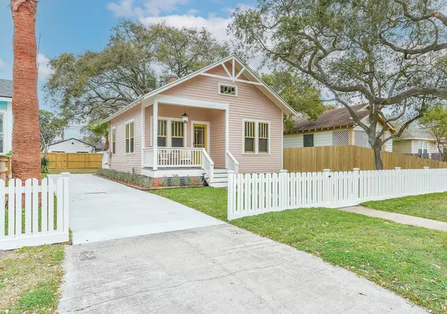 Photo 2 of Sale Pending at 4616 Ave O 1/2, Galveston, TX 77551 | MLS# 9273953 | Listing updated on 2026-09-18