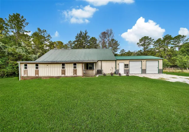 Photo 3 of Single family home for sale at 9 Wood Forest Dr, New Waverly, TX 77358 | MLS# 58990511 | Listing updated on 2026-09-21