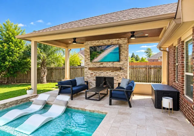 Photo 27 of Sale Pending at 113 Owen Ridge Dr, Conroe, TX 77384 | MLS# 86664400 | Listing updated on 2026-10-08