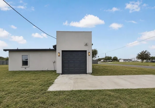 Photo 3 of Single family home for sale at 4722 Zaylee St, Donna, TX 78537 | MLS# 32501945 | Listing updated on 2026-09-19
