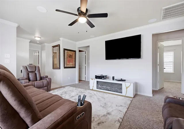 Photo 3 of Sale Pending at 718 Sun Lodge Dr, Houston, TX 77073 | MLS# 77952813 | Listing updated on 2026-09-18